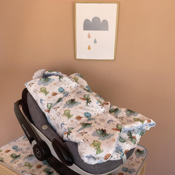 Κουβέρτα Car Seat με print Dinosaurs