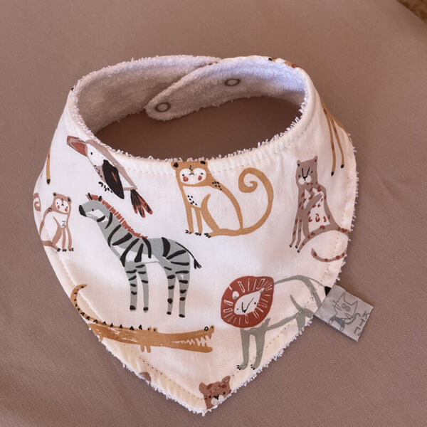 Βρεφική σαλιάρα από βαμβάκι Oeko-Tex με Safari print | Karfitsomenosgatos